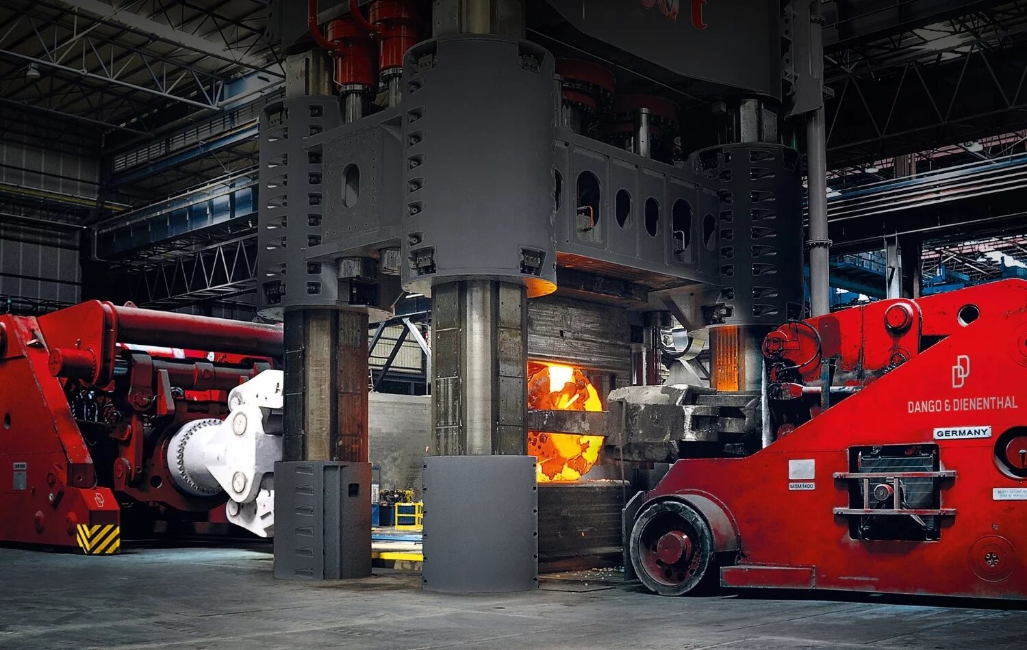 DANGO & DIENENTHAL raill-bound forging manipulator