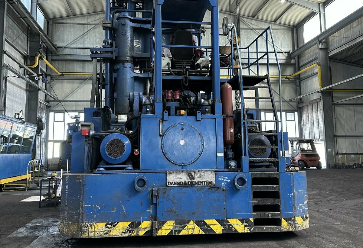 mobiler Schmiedemanipulator bei Hammerwerk Erft im Einsatz